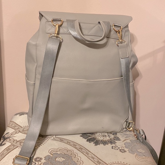 Hot Mom Baby Bag. Stylish and convenient!! - Picture 3 of 6